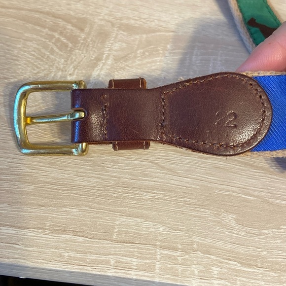 Little boys belt size 22. Hunter green with brown labs - Picture 3 of 8